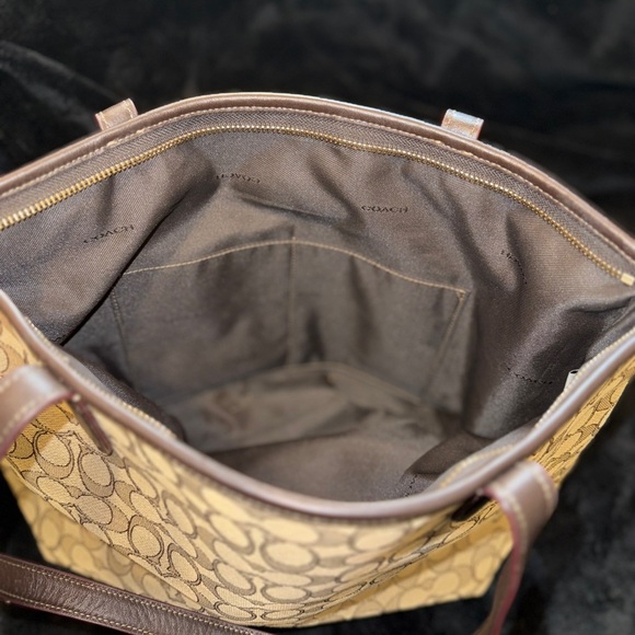 COACH Taylor Tote Bag in Signature Khaki Brown 100% authentic! - Picture 15 of 15